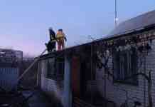 Внаслідок влучання БпЛА, зайнявся дах житлового будинку у Межівській громаді