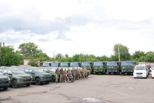 Бизнесмены Кривого Рога средств на оснащение  украинской армии не жалеют, - 368 автомобилей тому подтверждение