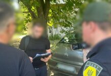 Спас не врятує від НАБУ: суддя отримав $800 у пакеті з яблуками